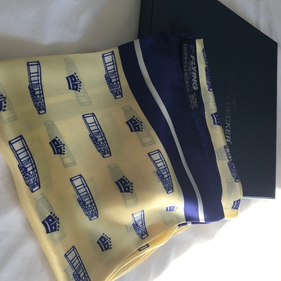 NIB Doppledecker scarf - Picture 1 of 3